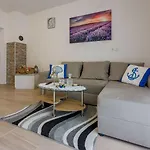 Renoviertes Mit Meerblick, Fitnessraum, Babybett, Grillbereich