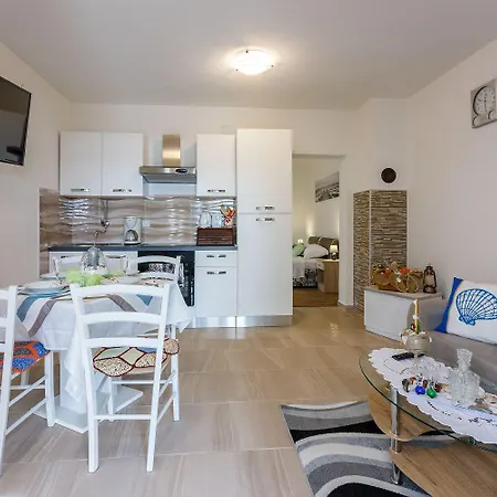 아파트 Renoviertes Mit Meerblick, Fitnessraum, Babybett, Grillbereich *