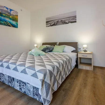 Renoviertes Mit Meerblick, Fitnessraum, Babybett, Grillbereich * 크리크베니카