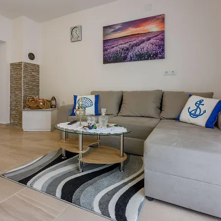 Renoviertes Mit Meerblick, Fitnessraum, Babybett, Grillbereich