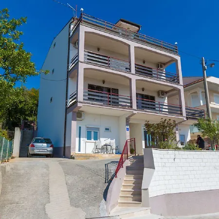 Renoviertes Mit Meerblick, Fitnessraum, Babybett, Grillbereich * Crikvenica