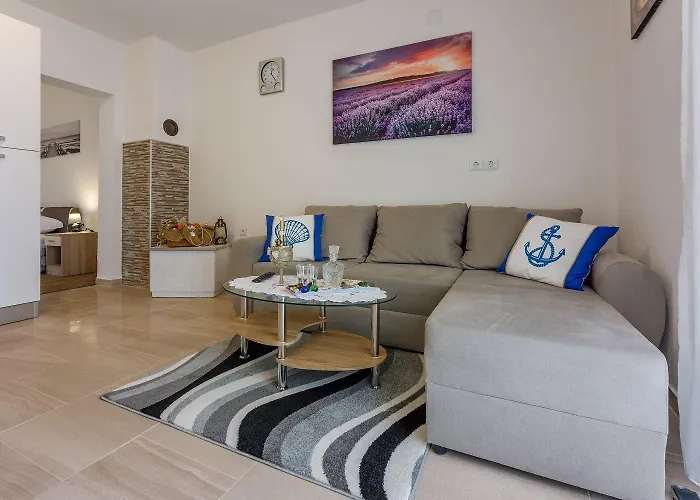Renoviertes Mit Meerblick, Fitnessraum, Babybett, Grillbereich