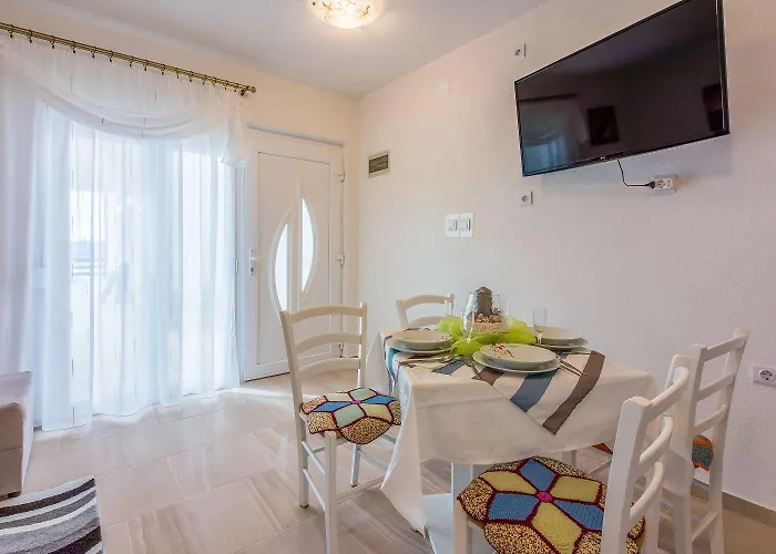 Renoviertes Mit Meerblick, Fitnessraum, Babybett, Grillbereich Crikvenica