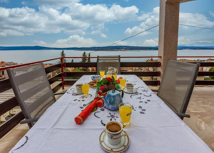 Renoviertes Mit Meerblick, Fitnessraum, Babybett, Grillbereich Crikvenica